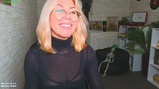 Wendy_Waves webcam