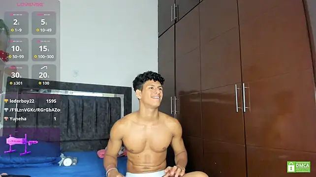 Nicolas_AthleticBoy live cam on StripChat