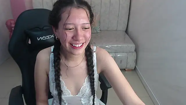 Alexaa_s live cam on StripChat