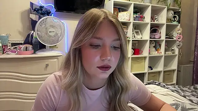 MayaStarlight webcam