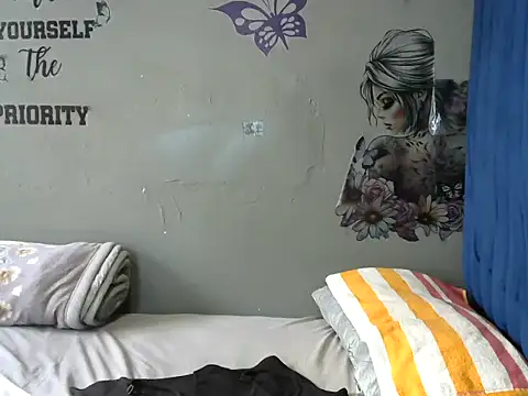 ThickEbonyX25 webcam