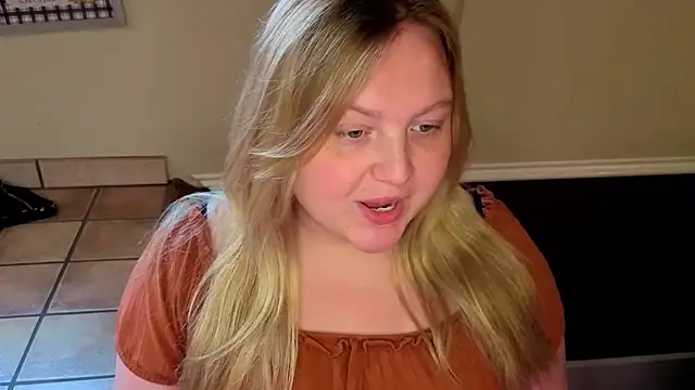 Phatassblonde webcam