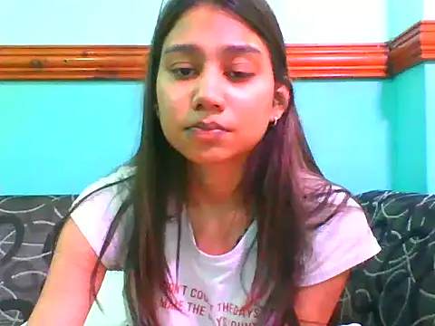 prettysmileaaliyah webcam