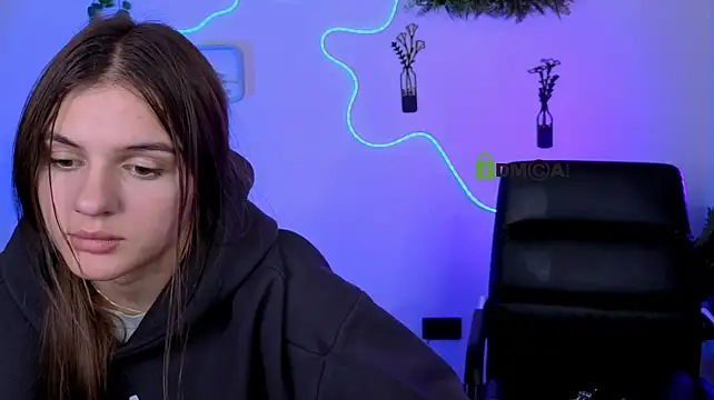 lisa_dark_