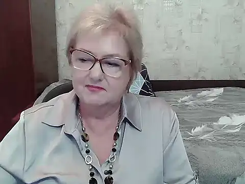 Renata62011 live cam on StripChat
