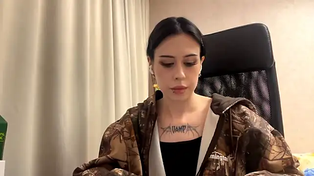 CarolineLamb webcam