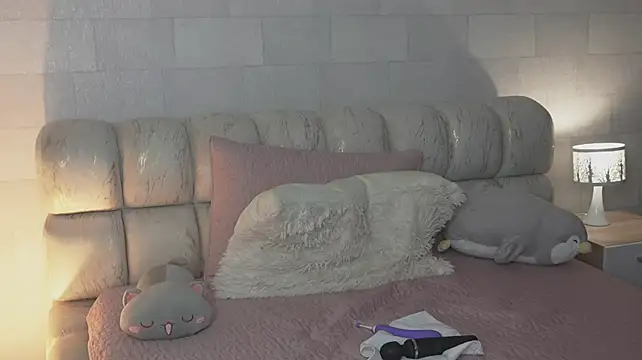 Alanna-Rosse live cam on StripChat