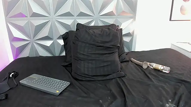 esmeralda_jenn11 live cam preview