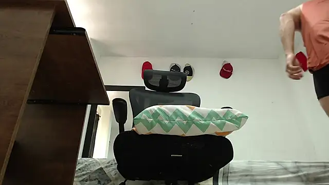 cloudsxxx live cam preview
