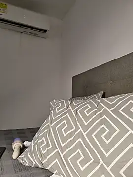 VelvetCurls webcam