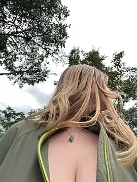 Alirawrz live cam