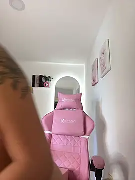 Jenn_Layton
