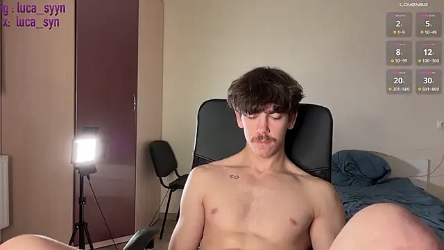 luca_syn webcam