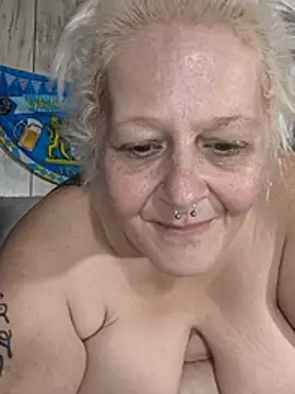 DavisDesires webcam