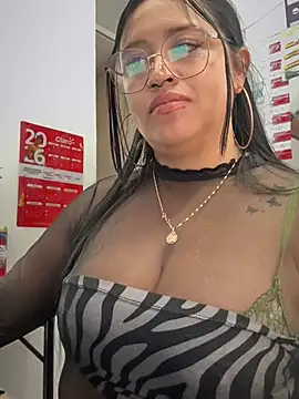 Outdoors-Mia_Khalifa