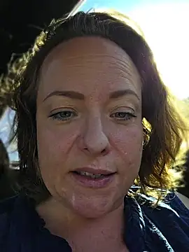 julimonroe webcam