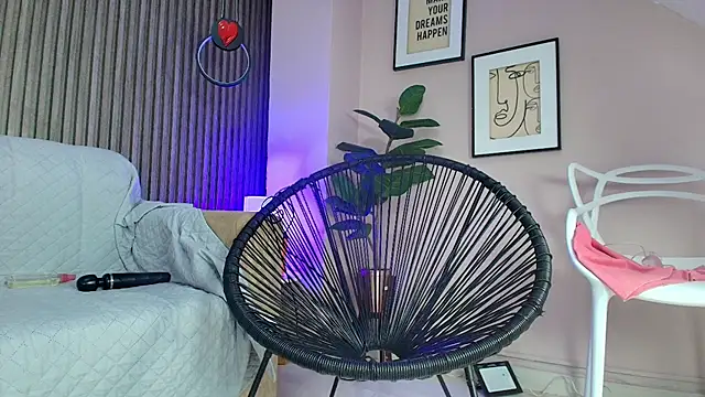 biancaa_18 live cam on StripChat