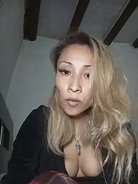 alexiajames_13 webcam
