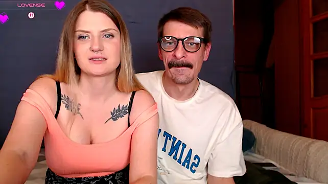 CozyCurves webcam