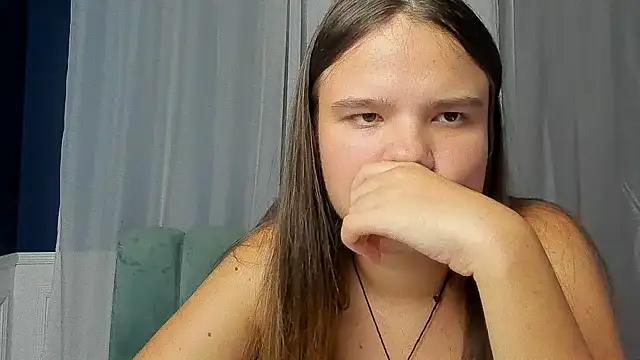 AdeleCruz live cam on StripChat