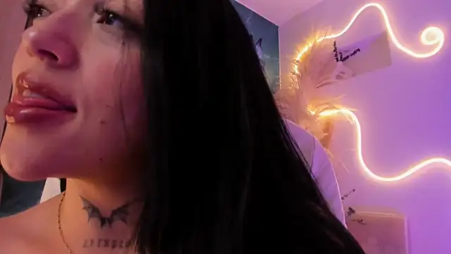 ViolettaHotLatin_ webcam