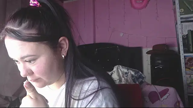 NikkiRous_ webcam