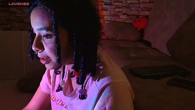 Dhalila_ webcam