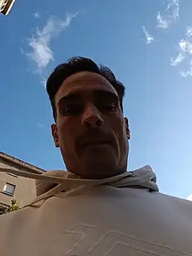 Javiiii8 webcam