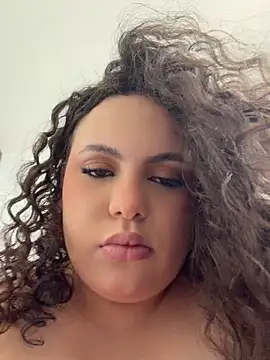 Blair_Curvy webcam