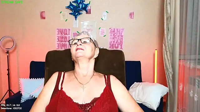 Sandra_Snowflake live cam on StripChat