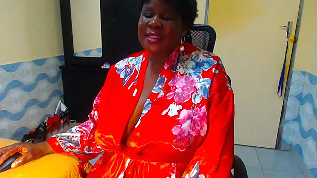 DARKBUSTY030 webcam