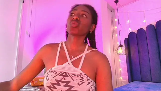 Queen_perla_ webcam