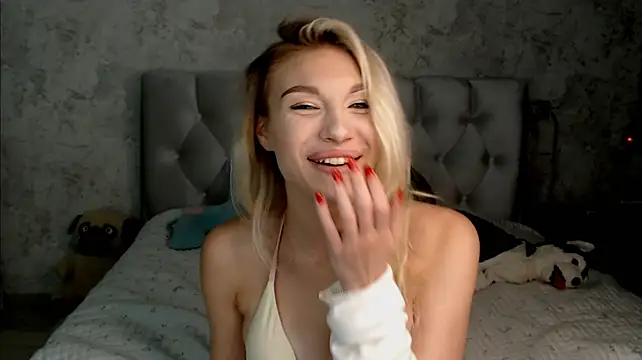 Ella_Milla webcam