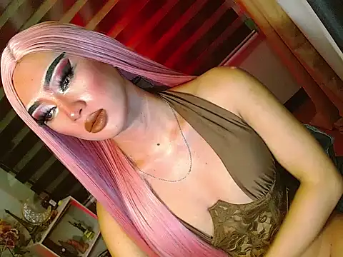 HOLLYWOOD_QUEEN_88