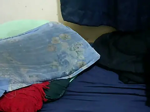 naughty-slender webcam