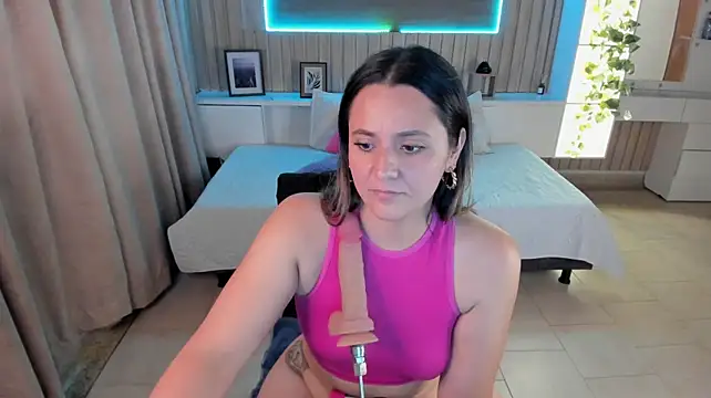 Alison_ang