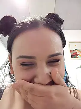 NahomyEvans webcam