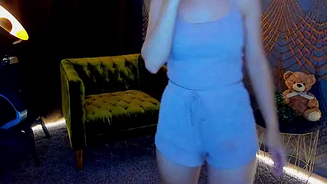 Livia_Shy