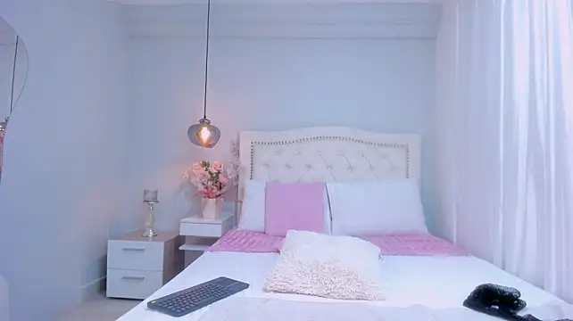 Naughtymilf_xx