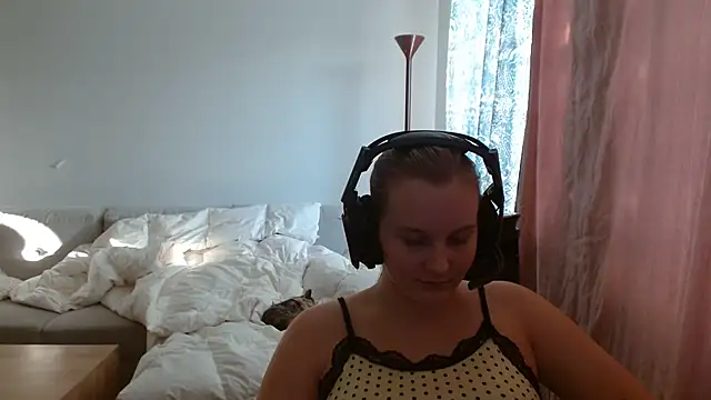 Nina_Monet