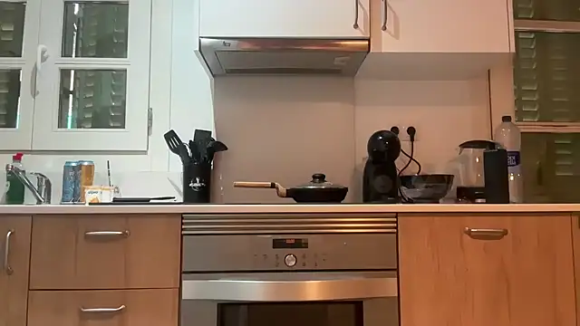 crystalsbaby live cam preview