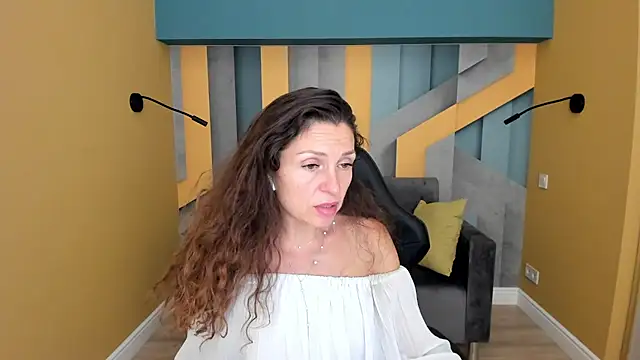 EllaLong webcam