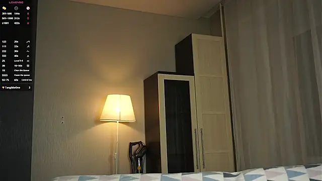 luvvele_a webcam