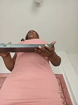 MadameEbony webcam