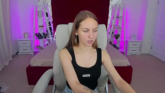 MilaAddams webcam
