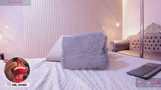 luna_taylorss webcam