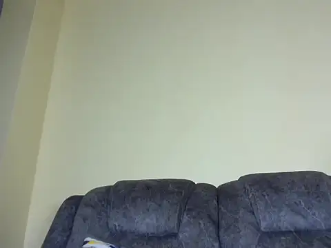 naughty-ebony1 live cam on StripChat