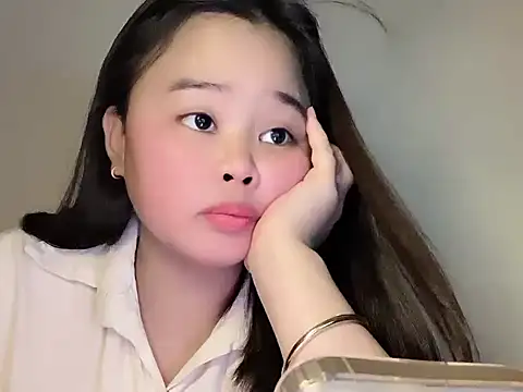 Nhungnhung201 live cam on StripChat