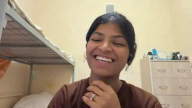 NgaMuszar live cam on StripChat