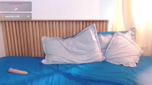 Violet_2003 webcam